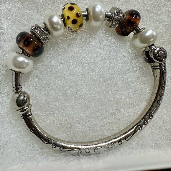 Brighton Silver Bangle Bracelet with Charms. Includes
9 charms ✨✨✨ - Picture 5 of 6